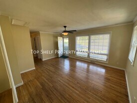 928 19th St in West Des Moines, IA - Building Photo