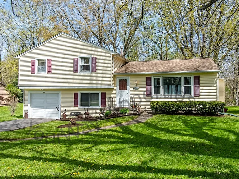 3512 Atlantic Ave in Penfield, NY - Building Photo