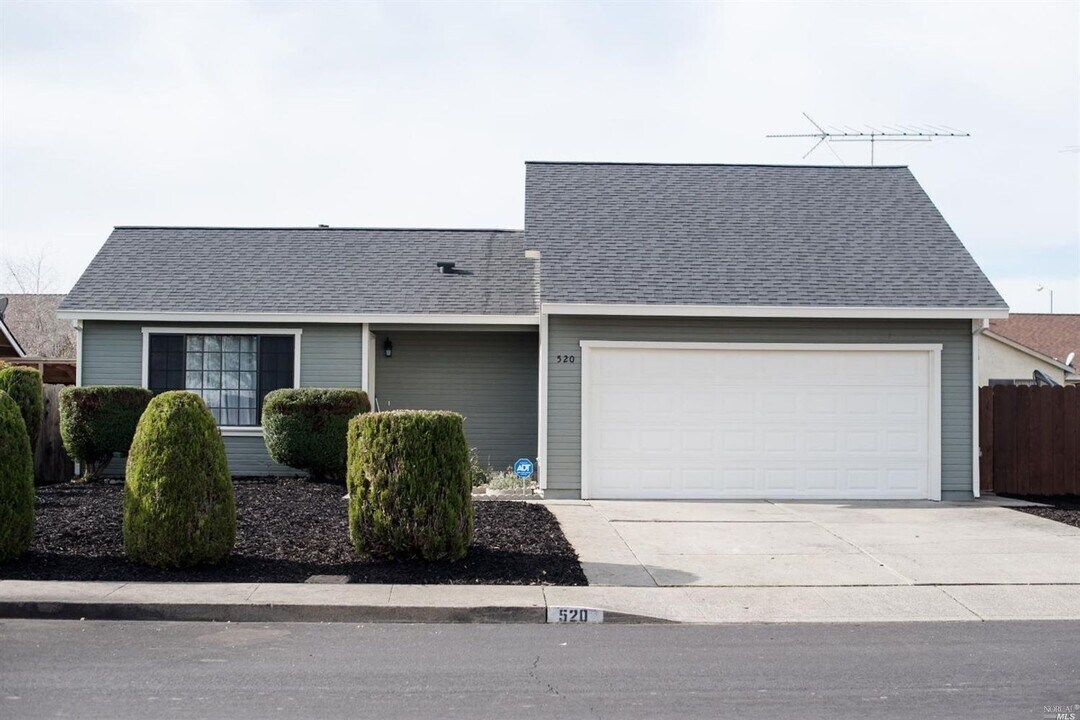520 Bella Vista Dr in Suisun City, CA - Building Photo
