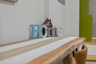 3285 Marlanta Dr, Unit Beautiful East Cobb Unit in Marietta, GA - Building Photo - Building Photo