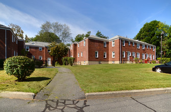 Bay Meadow Apartments in Springfield, MA - Building Photo - Building Photo