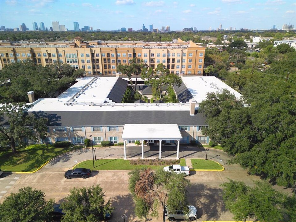 2600 Bellefontaine in Houston, TX - Foto de edificio