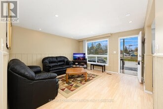 8 58th St S in Wasaga Beach, ON - Building Photo - Building Photo