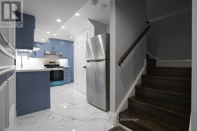 221 Doug Finney St in Oshawa, ON - Building Photo - Building Photo