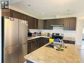22 Elderberry Rd in Thorold, ON - Building Photo - Building Photo