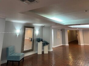 9735 NW 52nd St in Doral, FL - Building Photo - Building Photo