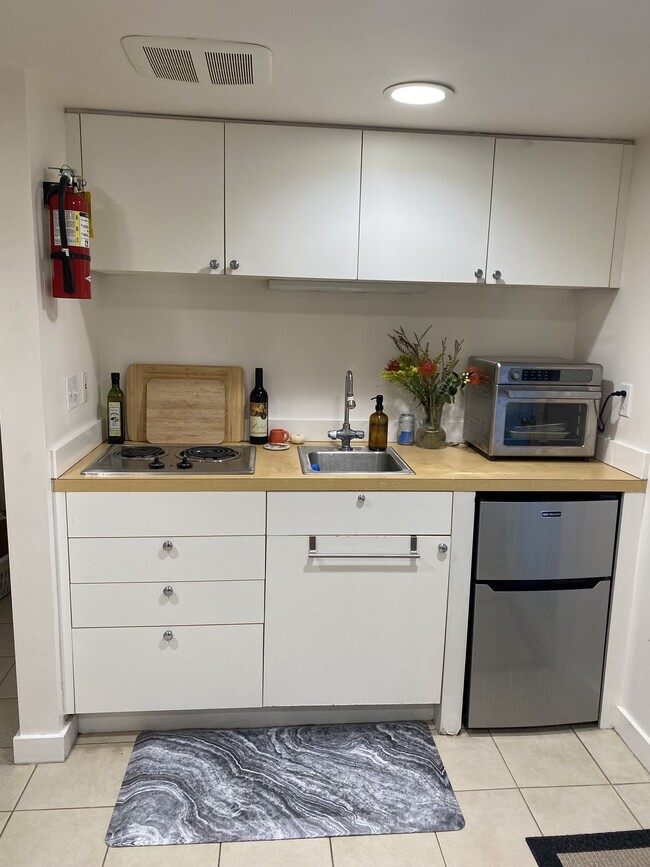 216 W Boston St, Unit B in Seattle, WA - Building Photo - Building Photo