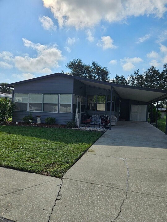 1193 Avienda Del Toro in Port Orange, FL - Building Photo