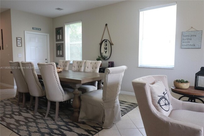 2076 Hacienda Terrace in Weston, FL - Building Photo - Building Photo