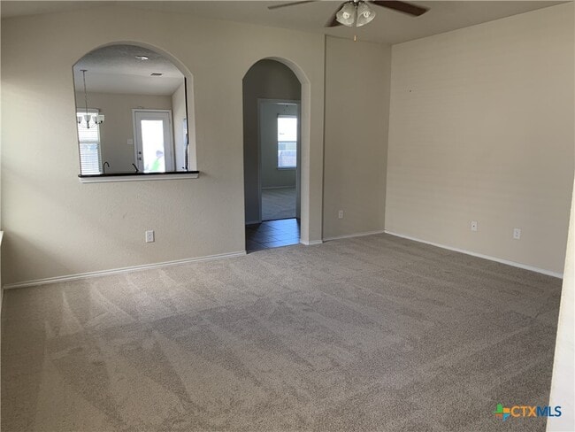 5331 Dauphin Dr in Belton, TX - Foto de edificio - Building Photo
