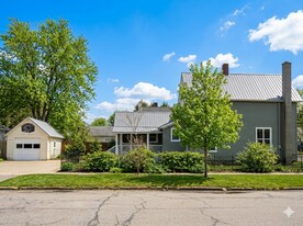 901 Franklin St in Petoskey, MI - Building Photo