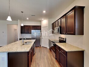 33829 Night Lily Dr in Zephyrhills, FL - Building Photo - Building Photo