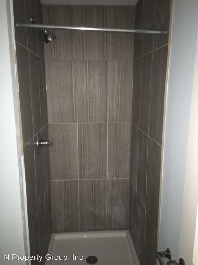 1411 W Thompson St in Philadelphia, PA - Building Photo - Building Photo