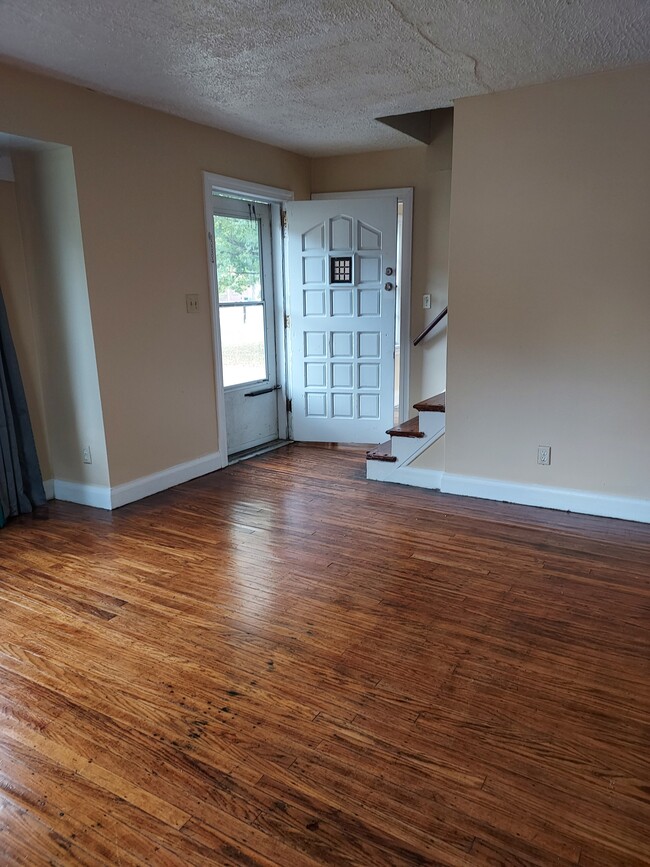 4848 Brenda Dr in Louisville, KY - Foto de edificio - Building Photo