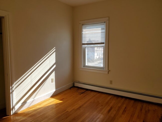 137 Carleton St, Unit 2 in Providence, RI - Building Photo - Building Photo