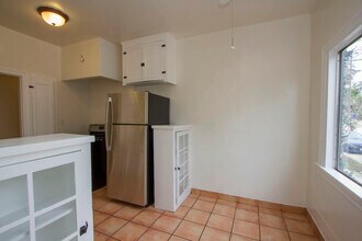 833 E Edgeware Rd, Unit 833 in Los Angeles, CA - Building Photo - Building Photo
