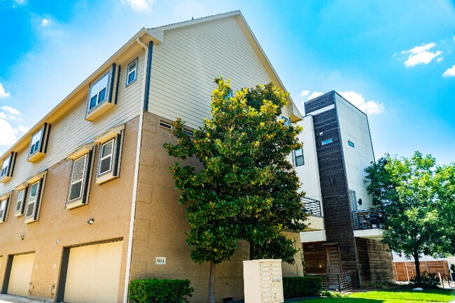 5814 Bryan Pkwy in Dallas, TX - Building Photo - Building Photo