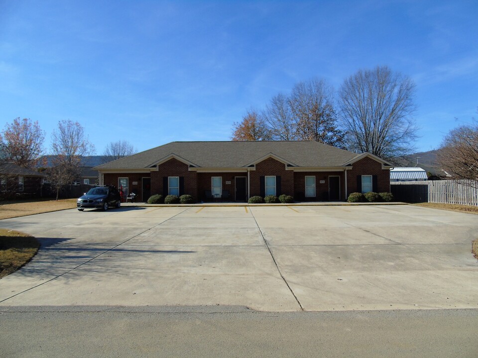 468 Wade Rd SE in Owens Cross Roads, AL - Building Photo