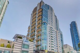 333 1st St, Unit N706 in San Francisco, CA - Building Photo