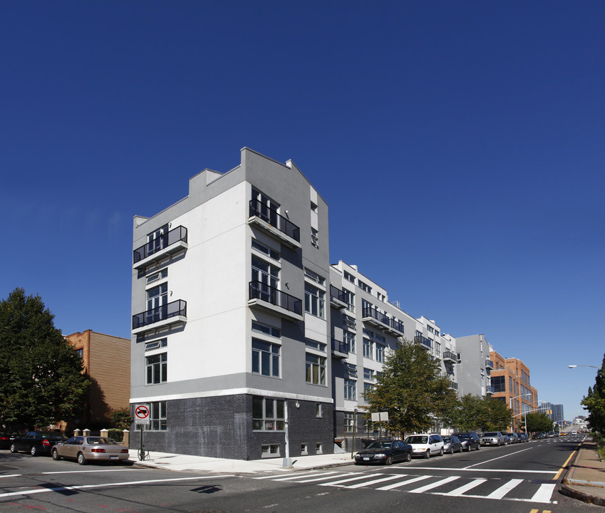 299 McGuinness Blvd in Brooklyn, NY - Foto de edificio