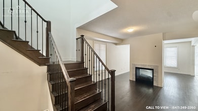 16 Mussle White Rd in Brampton, ON - Building Photo - Building Photo