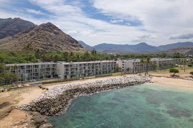 Makaha Surfside