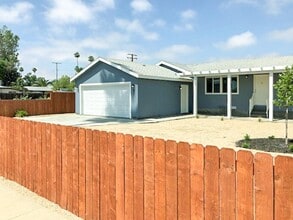 451 N Franklin St in Hemet, CA - Building Photo - Building Photo