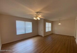 702 Meadowbrook Dr in Orange Park, FL - Building Photo - Building Photo