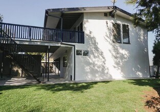 430 Terrill Ave, Unit 1 in Los Angeles, CA - Foto de edificio - Building Photo