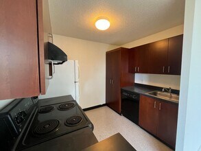 2020 SW Main St in Portland, OR - Building Photo - Building Photo