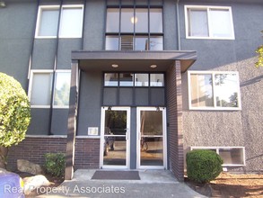 Northridge Manor Apartments in Seattle, WA - Building Photo - Building Photo