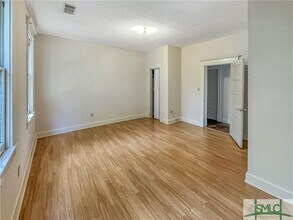 909 Harmon St, Unit Spacious 4 Bed | 2 Bath H in Savannah, GA - Foto de edificio - Building Photo