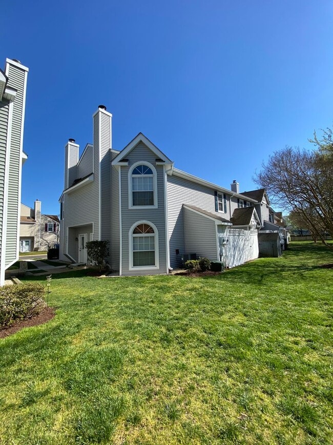 2223 W Sail Ln in Virginia Beach, VA - Building Photo - Building Photo