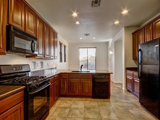 16103 W Shangri La Rd in Surprise, AZ - Building Photo - Building Photo