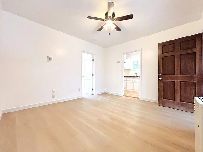 727 E 81st St in Los Angeles, CA - Building Photo - Building Photo