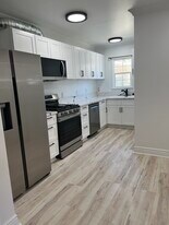 4326 1/2 Normal Ave in Los Angeles, CA - Building Photo