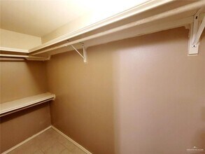 9 Tahiti Dr in Edinburg, TX - Building Photo - Building Photo