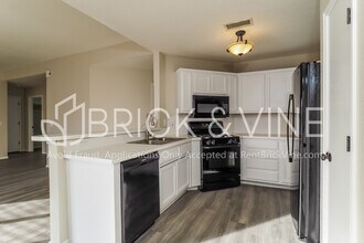 108 Woodgate Dr in Yukon, OK - Building Photo - Building Photo