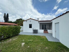 1436 SW 21st St, Unit 1 in Miami, FL - Building Photo - Building Photo