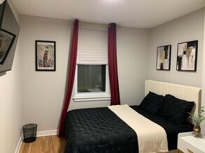 2556 Germantown Ave, Unit A in Philadelphia, PA - Foto de edificio - Building Photo