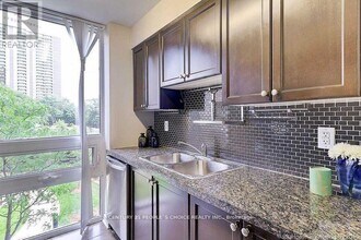 3 Michael Power Pl in Toronto, ON - Building Photo - Building Photo