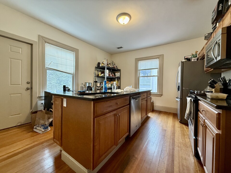 77 Englewood Ave, Unit PH in Boston, MA - Building Photo