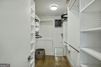 575 Highland Ave NE in Atlanta, GA - Foto de edificio - Building Photo