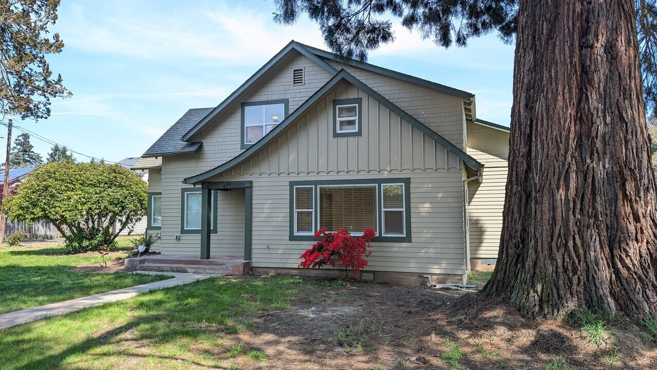 438 NE Century Blvd-Unit -#A in Hillsboro, OR - Building Photo