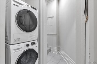 617 Niagara St in Buffalo, NY - Foto de edificio - Building Photo