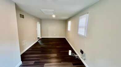 15801 Atomic Ln in Bowie, MD - Building Photo - Building Photo