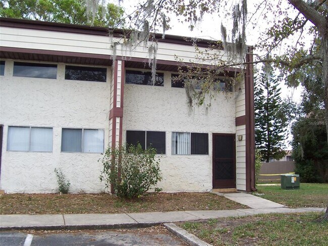 property at 3916 Crayrich Cir
