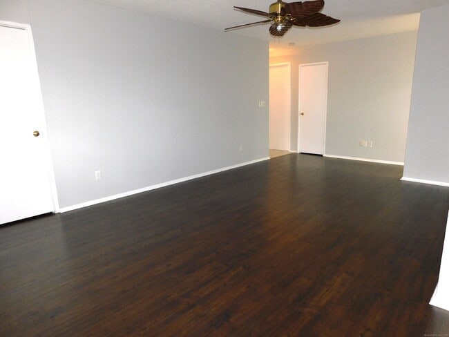 173 Kennedy Dr in Bridgeport, CT - Building Photo - Building Photo