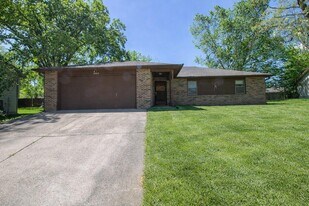 2011 Bridgewater Dr in Columbia, MO - Building Photo