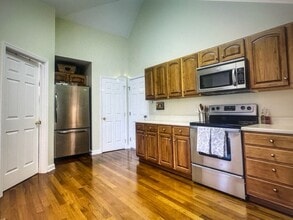 1455 Queensbridge Dr in Knoxville, TN - Building Photo - Building Photo